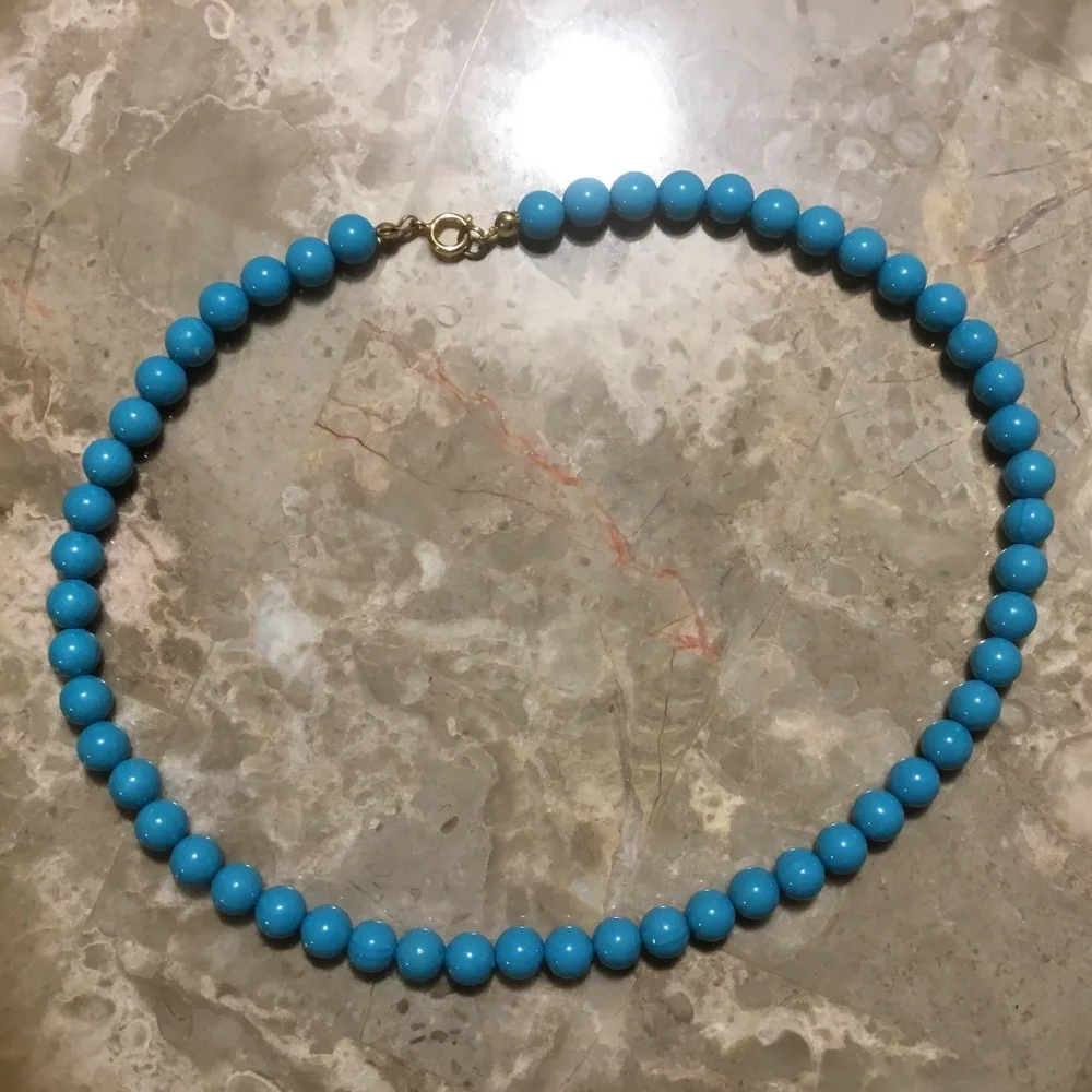 Vintage Costume - Turquoise Necklace, Clip Earrings, and 2 Bracelets. - Picture 10 of 16